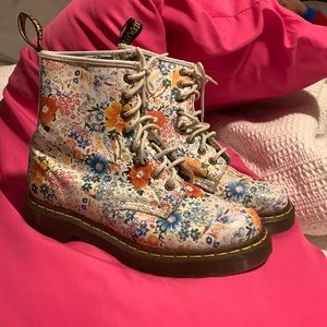 Dr Marten floral boots